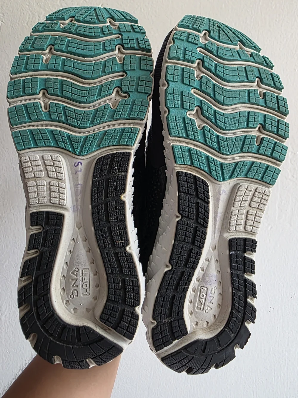 Brooks Women’s Black and Teal Athletic Running Sneakers